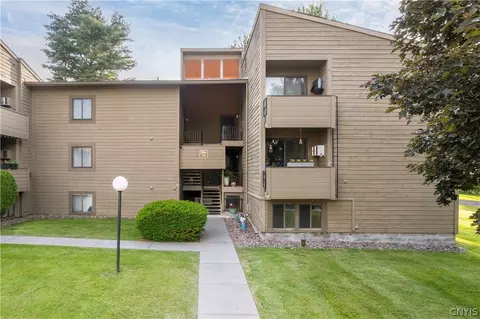 295 Watertree Dr, East Syracuse, NY 13057