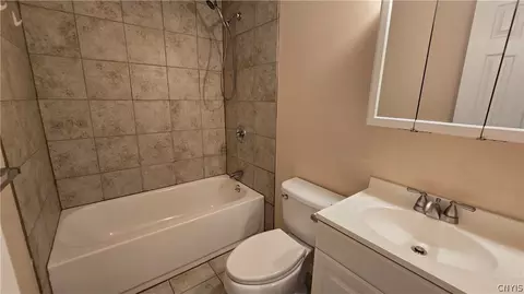 105 Watertree Dr, East Syracuse, NY 13057 photo 14