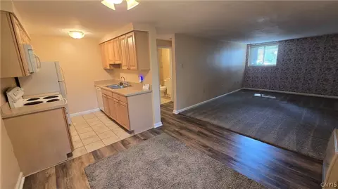 105 Watertree Dr, East Syracuse, NY 13057 photo 5