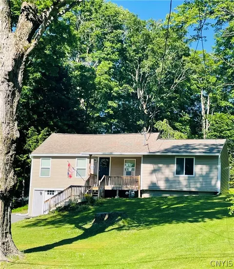 4982 Aitchison Rd, Onondaga, NY 13215