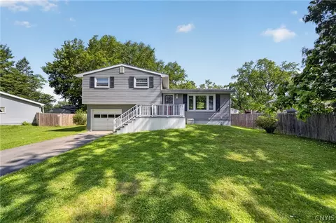 21 Limetree Ln, Liverpool, NY 13090