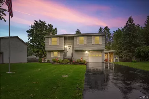104 Roundmill Ln, Minoa, NY 13116