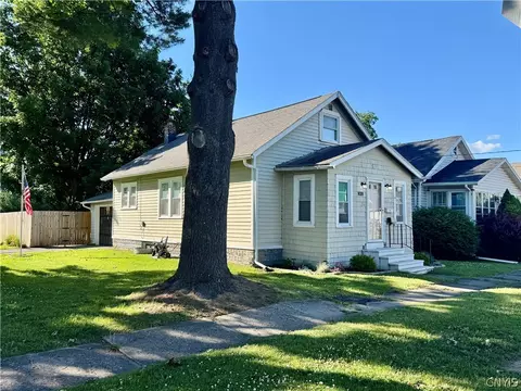 1028 Tabor Pl, Utica, NY 13502