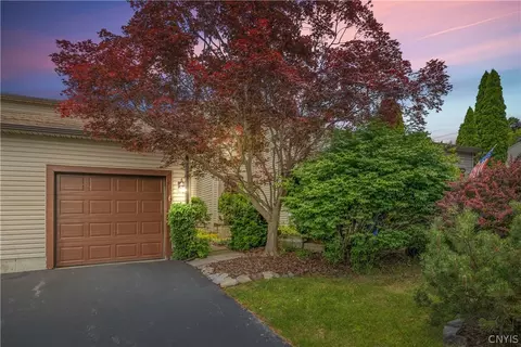 113 Signal Rdg, Syracuse, NY 13209