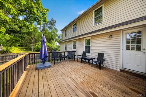 Exterior - 700 Maple Dr, Fayetteville, NY 13066 photo 5 of 10