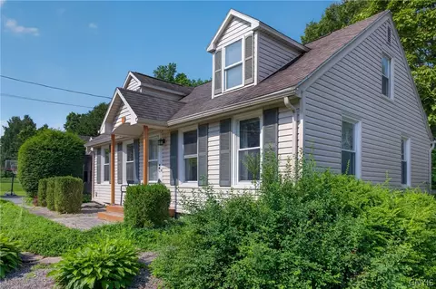 Exterior - 700 Maple Dr, Fayetteville, NY 13066 photo 3 of 10