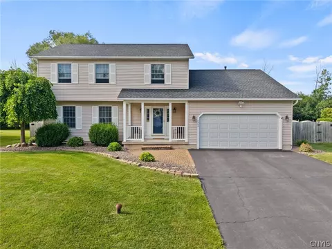 7404 Bay Chapel Cir, Liverpool, NY 13088