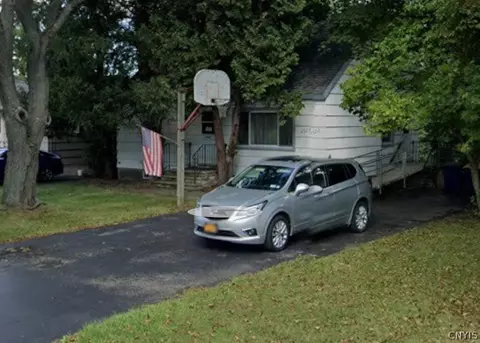 4522 Wilcox Pl, Onondaga, NY 13078