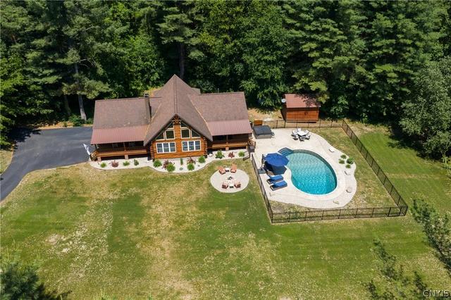 37 Hilltop Ln, Volney, NY 13069