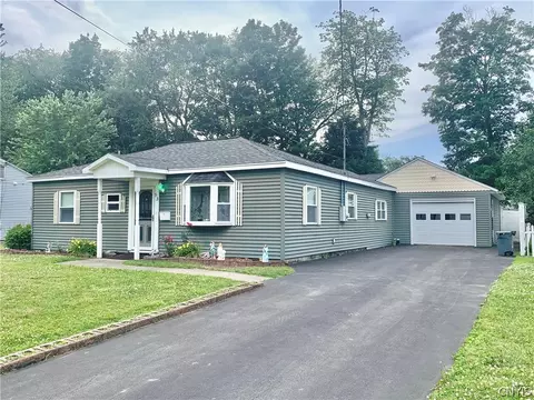 53 Pinecrest Rd, Whitestown, NY 13492