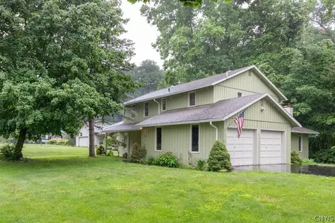 13 Green Fir Cir, Syracuse, NY 13219