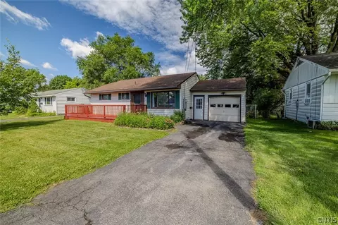 107 Albernathy St, Salina, NY 13088