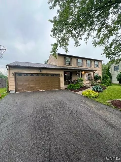 7783 Tirrell Hill Cir, Liverpool, NY 13090