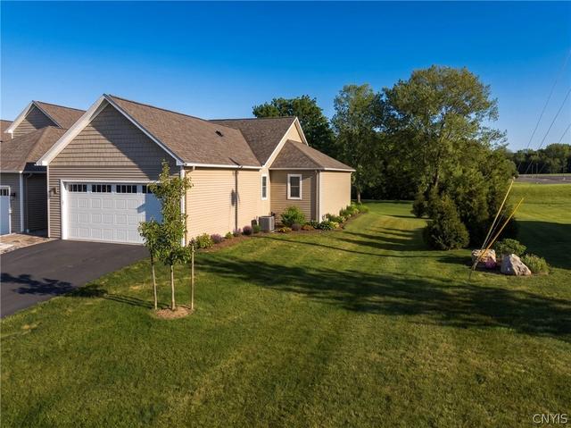 4490 Lauder Ln, Skaneateles, NY 13152