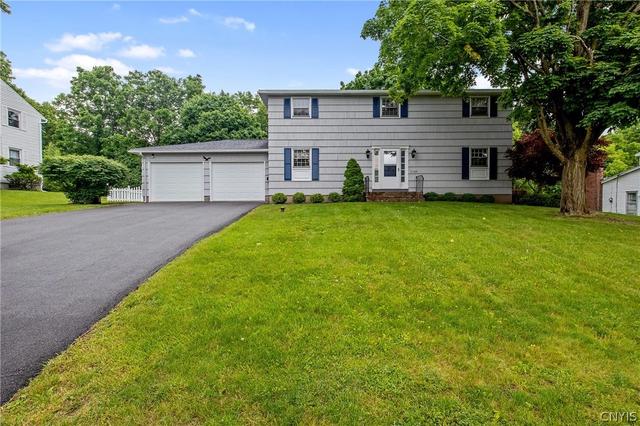 102 Croyden Ln, Syracuse, NY 13224