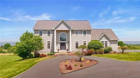 635 Higby Rd, New Hartford, NY 13413