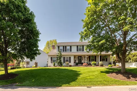 5021 Chesapeake Dr, Syracuse, NY 13212