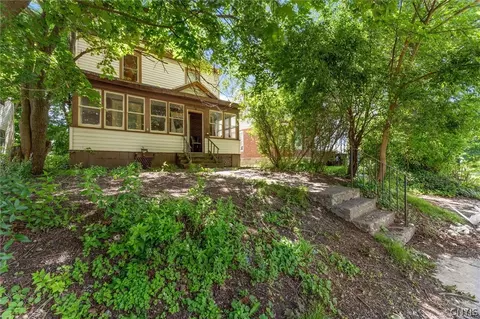 411 Craddock St, Syracuse, NY 13207 photo 2