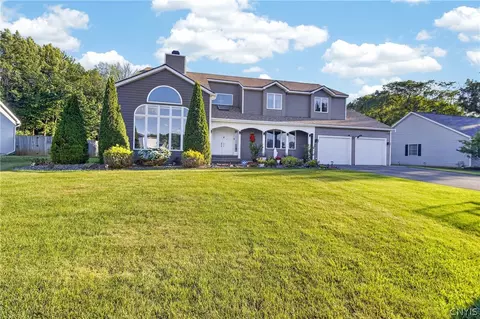 32 Morgan Ln, New Hartford, NY 13413