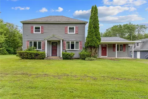 42 Grafton Square Rd, Parish, NY 13131