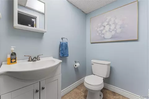 Bath - 87 Skyline Dr, Scriba, NY 13126 photo 3 of 4
