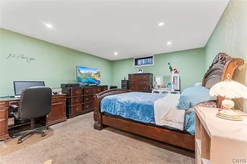 Bedroom - 87 Skyline Dr, Scriba, NY 13126 photo 6 of 7