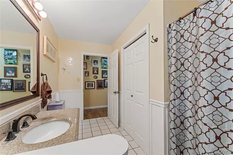 Bath - 87 Skyline Dr, Scriba, NY 13126 photo 2 of 4