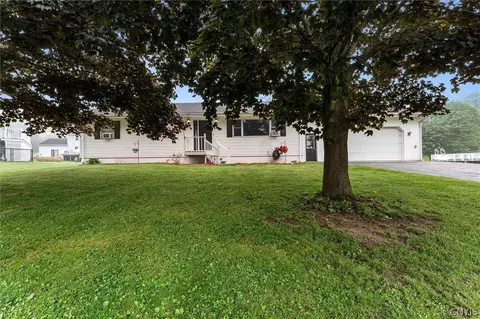 Exterior - 87 Skyline Dr, Scriba, NY 13126 photo 2 of 8