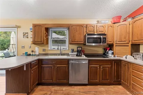 Kitchen - 87 Skyline Dr, Scriba, NY 13126 photo 4 of 4