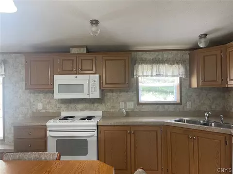 4825 Beacon Light Rd, Oneida, NY 13421 photo 17