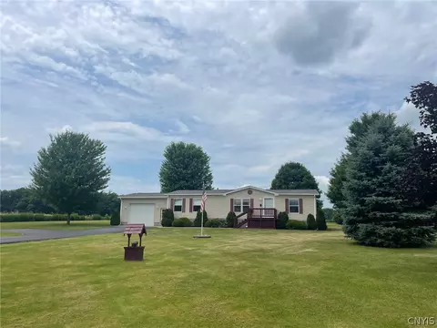 4825 Beacon Light Rd, Oneida, NY 13421