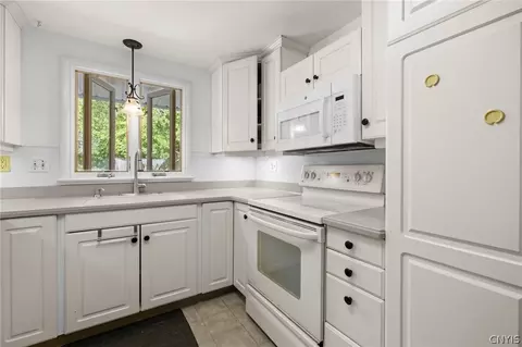 Kitchen - 15 Drumlins Ter, Syracuse, NY 13224 photo 1 of 3