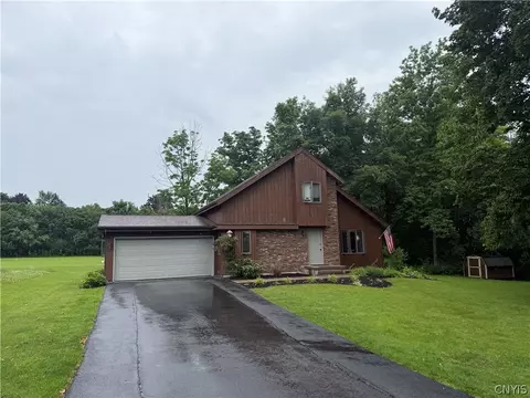4 Amherst Ave, Auburn, NY 13021
