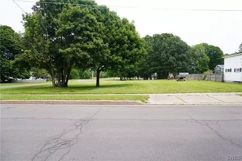 101 E 10th St, Oswego, NY 13126