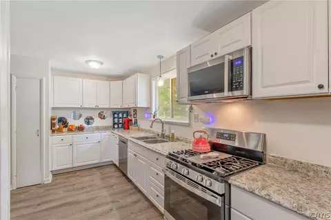 Kitchen - 13 Memory Ln, Syracuse, NY 13212 photo 1 of 3