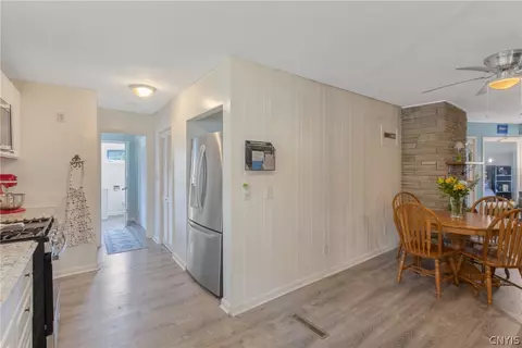 Entry Way - 13 Memory Ln, Syracuse, NY 13212 photo 2 of 2