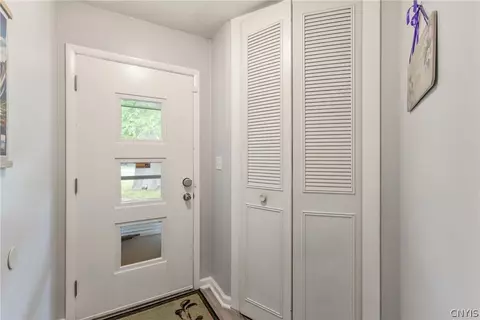 Entry Way - 13 Memory Ln, Syracuse, NY 13212 photo 1 of 2