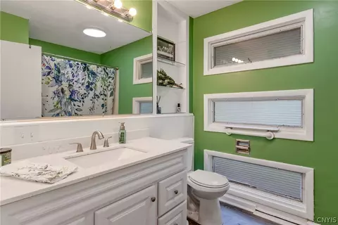 Bath - 13 Memory Ln, Syracuse, NY 13212 photo 1 of 3