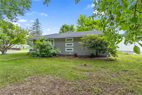 Exterior - 13 Memory Ln, Syracuse, NY 13212 photo 2 of 5