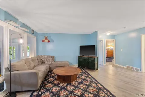 Living - 13 Memory Ln, Syracuse, NY 13212 photo 2 of 3