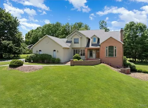 7100 Braxton Cir, Fayetteville, NY 13066