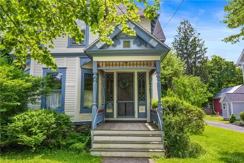 17 W Pleasant St, Hamilton, NY 13346