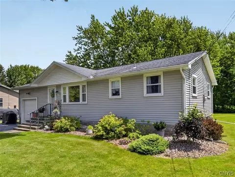 8770 Weaver Rd, Brewerton, NY 13029