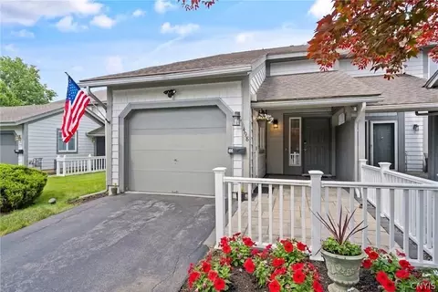 498 Summerhaven Dr N, East Syracuse, NY 13057