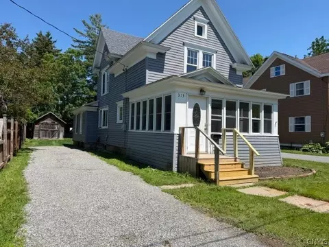 313 Merrick St, Clayton, NY 13624