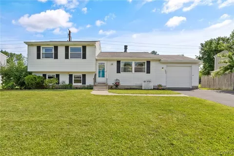 8092 Pickett Ln, Cicero, NY 13039