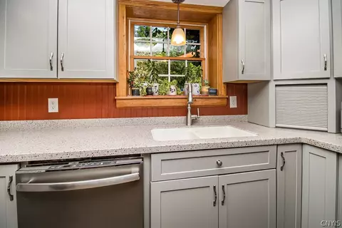 Kitchen - 5040 Fox Rd, Oneida, NY 13421 photo 4 of 4