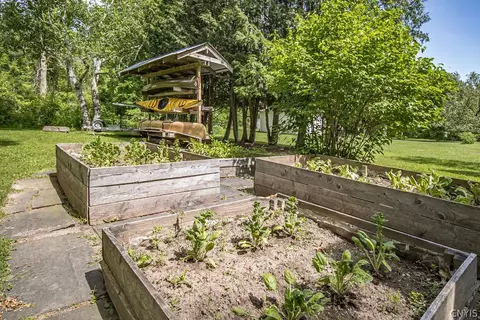 Exterior - 5040 Fox Rd, Oneida, NY 13421 photo 5 of 16