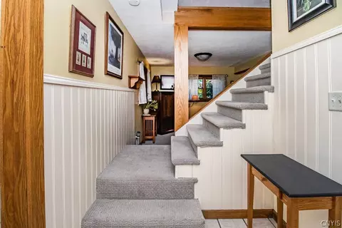 Entry Way - 5040 Fox Rd, Oneida, NY 13421 photo 2 of 4