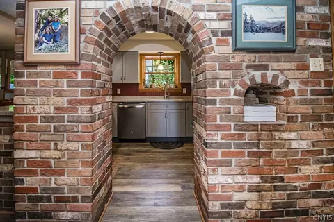 Entry Way - 5040 Fox Rd, Oneida, NY 13421 photo 3 of 4